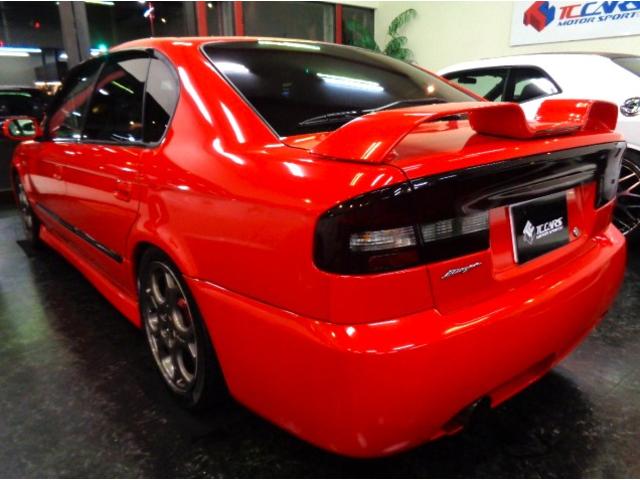 限定色プレミアムレッドカラーポルシェデザインエアロ＆トランクスポイラー＆専用アルミホイール＆コンビレザーシート＆ＭＯＭＯステアリング＆ＨＩＤライト＆追加メーター他装備充実車