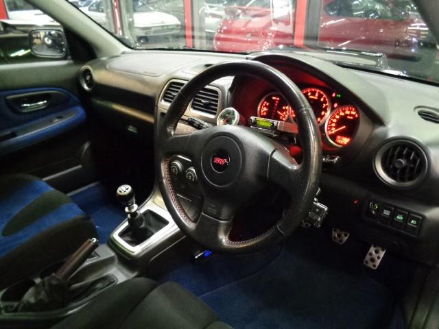 インプレッサ ＷＲＸ　ＳＴｉ　後期型ＣＨＡＲＧＥＳＰＥＥＤエアロＥＪ２０ＢＯＸＥＲターボエンジン６ＭＴ４ＷＤステンマフラーＨＫＳ車高調ＤＣＣＤブレンボキャリパーブリッツＳＢＣレカロシートＳＴＩ鍛造１８アルミナビＴＶＴベルト交換済（28枚目）