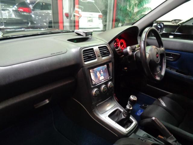 インプレッサ ＷＲＸ　ＳＴｉ　後期型ＣＨＡＲＧＥＳＰＥＥＤエアロＥＪ２０ＢＯＸＥＲターボエンジン６ＭＴ４ＷＤステンマフラーＨＫＳ車高調ＤＣＣＤブレンボキャリパーブリッツＳＢＣレカロシートＳＴＩ鍛造１８アルミナビＴＶＴベルト交換済（29枚目）
