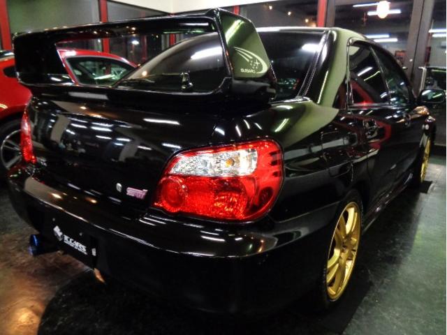 インプレッサ ＷＲＸ　ＳＴｉ　ブラックトパーズＭカラーＳＴＩエアロＥＪ２０ＢＯＸＥＲターボエンジン６ＭＴミッション４ＷＤステンマフラーＤＣＣＤブレンボキャリパーＳＴＩアルミＬＥＤライト追加メーターナビＴＶ大型リアスポＴベルト交換済（3枚目）