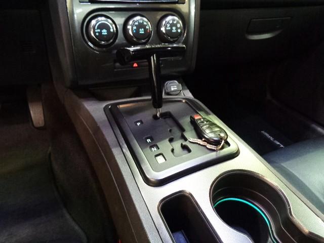 ダッジ・チャレンジャー ＳＸＴ　３．６ＶＶＴ型Ｖ６ＤＯＨＣエンジン２本出しマフラー車高調ホワイトカラーＭブラックルーフＧｉｏｖａｎｎａ２２ＡＷ黒革シートフルセグナビＴＶバックカメラクルーズＣパワーシートＨＩＤライトＦスポイラーＦＯＧ（32枚目）