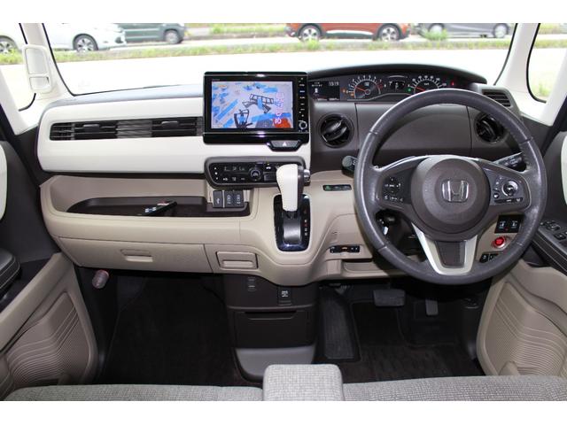 Ｎ－ＢＯＸ Ｇ・Ｌターボホンダセンシング　ツートンカラースタイル　ギャザズ８インチ大型ナビ　フルセグＴＶ　Ｂｌｕｅｔｏｏｔｈ　天井モニター　バックカメラ　ＥＴＣ　ＵＳＢｘ３　両側ＰＳドア　パドルシフト　クルコン　スマートキーＸ２　ＬＥＤライト（14枚目）
