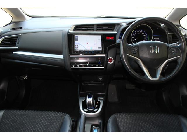 フィットハイブリッド Ｌパッケージ　ギャザズ８インチ大型プレミアムナビ　フルセグＴＶ　Ｂｌｕｅｔｏｏｔｈ　バックカメラ　ＥＴＣ　クルーズコントロール　スマートキーｘ２　プッシュスタート　ハーフレザー　ＬＥＤライト（12枚目）