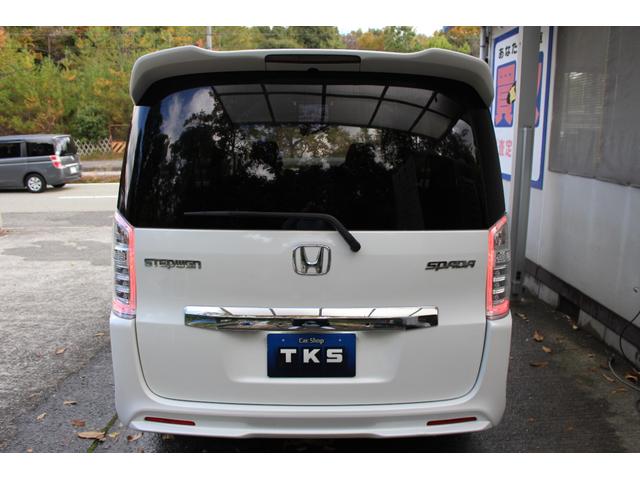 ステップワゴンスパーダ Ｚ　後期　アルパイン８インチ大型ナビ　フルセグＴＶ　Ｂｌｕｅｔｏｏｔｈ　バックカメラ　ＥＴＣ　アルパイン天井モニター　ドラレコ　両側ＰＳドア　スマートキーＸ２本　パドルシフト　ＨＩＤライト　アルミホイール（9枚目）