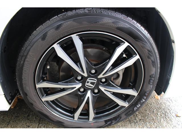 ステップワゴンスパーダ Ｚ　後期　アルパイン８インチ大型ナビ　フルセグＴＶ　Ｂｌｕｅｔｏｏｔｈ　バックカメラ　ＥＴＣ　アルパイン天井モニター　ドラレコ　両側ＰＳドア　スマートキーＸ２本　パドルシフト　ＨＩＤライト　アルミホイール（13枚目）