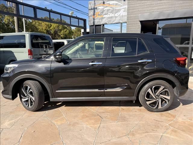 ライズ Ｚ　１．２Ｚ　９インチディスプレイ　バックモニター　バックモニター　スマートアシスト　シートヒーター　ＬＥＤヘッドライト　純正１７インチアルミ　ドアレコ　ＥＴＣ　　Ｂｌｕｅｔｏｏｔｈ　ワンオーナー（12枚目）