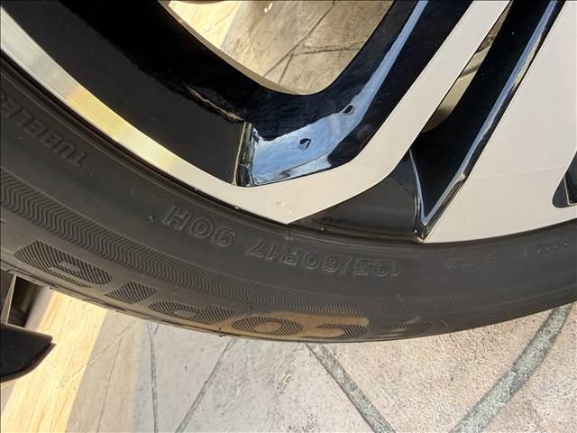 ライズ Ｚ　１．２Ｚ　９インチディスプレイ　バックモニター　バックモニター　スマートアシスト　シートヒーター　ＬＥＤヘッドライト　純正１７インチアルミ　ドアレコ　ＥＴＣ　　Ｂｌｕｅｔｏｏｔｈ　ワンオーナー（18枚目）