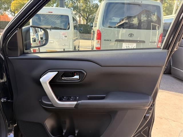 ライズ Ｚ　１．２Ｚ　９インチディスプレイ　バックモニター　バックモニター　スマートアシスト　シートヒーター　ＬＥＤヘッドライト　純正１７インチアルミ　ドアレコ　ＥＴＣ　　Ｂｌｕｅｔｏｏｔｈ　ワンオーナー（23枚目）