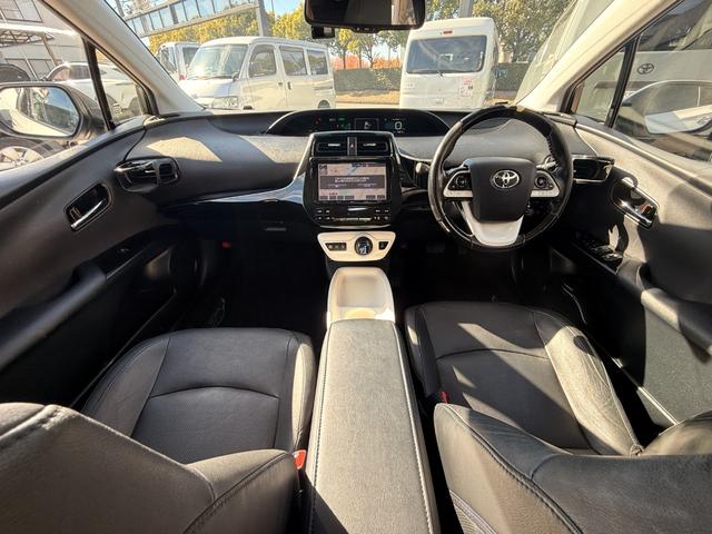 プリウス Ａプレミアム　ツーリングセレクション　Ａ　プレミアム　“ツーリングセレクション”事故歴無し　バックモニター　フルエアロ　ＬＥＤヘッドライト　バックモニター　盗難防止装置　障害物センサー　シートヒーター（2枚目）