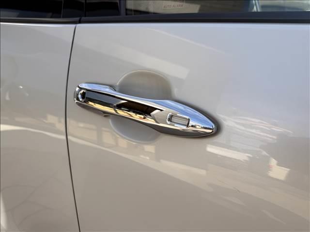 プリウス Ａプレミアム　ツーリングセレクション　Ａ　プレミアム　“ツーリングセレクション”事故歴無し　バックモニター　フルエアロ　ＬＥＤヘッドライト　バックモニター　盗難防止装置　障害物センサー　シートヒーター（13枚目）