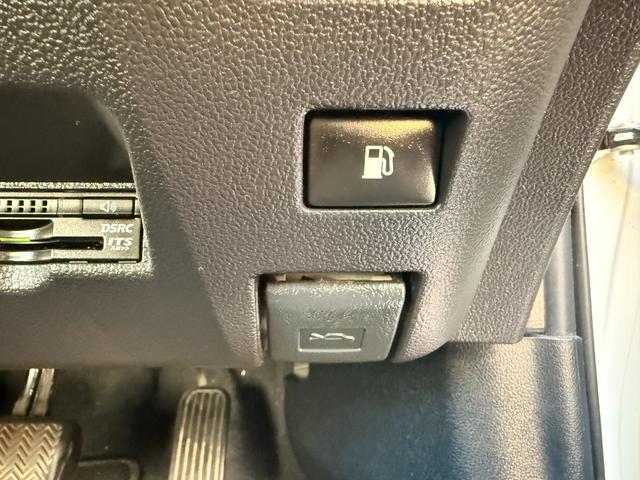 プリウス Ａプレミアム　ツーリングセレクション　Ａ　プレミアム　“ツーリングセレクション”事故歴無し　バックモニター　フルエアロ　ＬＥＤヘッドライト　バックモニター　盗難防止装置　障害物センサー　シートヒーター（22枚目）