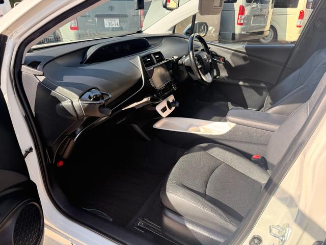 プリウス Ａプレミアム　ツーリングセレクション　Ａ　プレミアム　“ツーリングセレクション”事故歴無し　バックモニター　フルエアロ　ＬＥＤヘッドライト　バックモニター　盗難防止装置　障害物センサー　シートヒーター（41枚目）