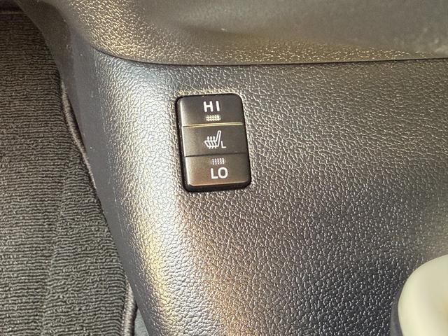 プリウス Ａプレミアム　ツーリングセレクション　Ａ　プレミアム　“ツーリングセレクション”事故歴無し　バックモニター　フルエアロ　ＬＥＤヘッドライト　バックモニター　盗難防止装置　障害物センサー　シートヒーター（46枚目）