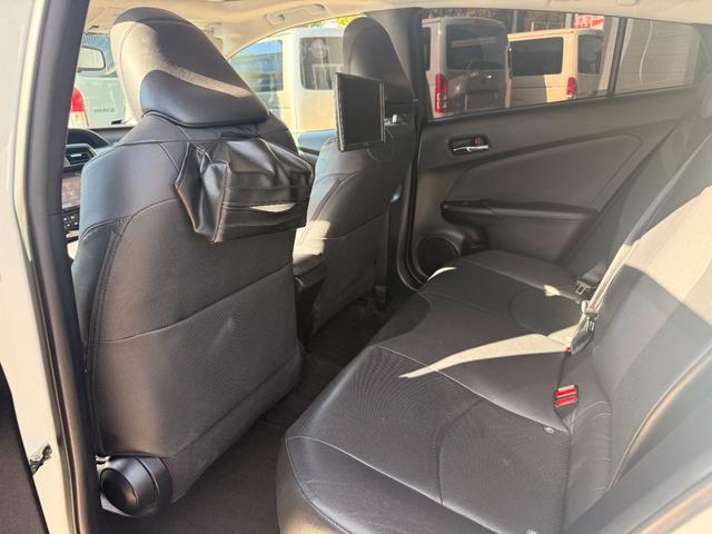 プリウス Ａプレミアム　ツーリングセレクション　Ａ　プレミアム　“ツーリングセレクション”事故歴無し　バックモニター　フルエアロ　ＬＥＤヘッドライト　バックモニター　盗難防止装置　障害物センサー　シートヒーター（49枚目）