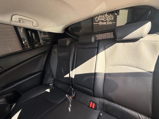 プリウス Ａプレミアム　ツーリングセレクション　Ａ　プレミアム　“ツーリングセレクション”事故歴無し　バックモニター　フルエアロ　ＬＥＤヘッドライト　バックモニター　盗難防止装置　障害物センサー　シートヒーター（52枚目）