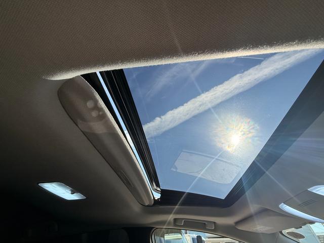 プリウス Ａプレミアム　ツーリングセレクション　Ａ　プレミアム　“ツーリングセレクション”事故歴無し　バックモニター　フルエアロ　ＬＥＤヘッドライト　バックモニター　盗難防止装置　障害物センサー　シートヒーター（56枚目）