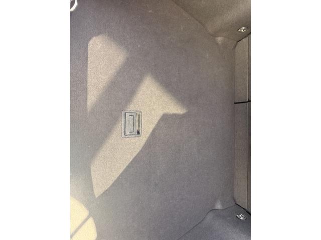 プリウス Ａプレミアム　ツーリングセレクション　Ａ　プレミアム　“ツーリングセレクション”事故歴無し　バックモニター　フルエアロ　ＬＥＤヘッドライト　バックモニター　盗難防止装置　障害物センサー　シートヒーター（62枚目）