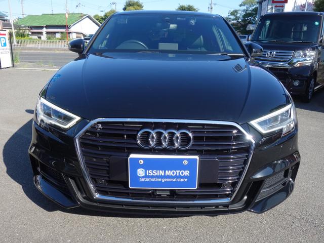 Ａ３ スポーツバック３０ＴＦＳＩ　スポーツ　Ｓラインパッケージ　純正ナビ　バックカメラ　バーチャルコックピット　Ｂｌｕｅｔｏｏｔｈ（4枚目）