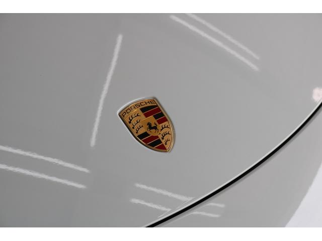 ９１１ ９１１カレラ　スポーツクロノＰＫＧ　ＰＡＳＭ　ＰＤＬＳ　ライトデザインＰＫＧ　カレラクラシック２０インチアルミ　ＰＳプラス　リアティンデット　ＦＲ．ＰＤＣ　ナビ　Ｂカメラ　ブラックレザーシート　ヒーター　１オーナー（23枚目）