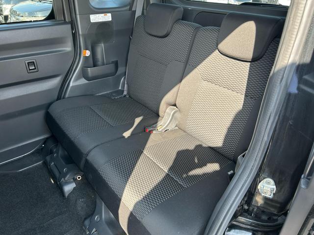 【室内】後ろもゆったりしています！ご来店頂いた際は実際に座ってみて下さいね☆