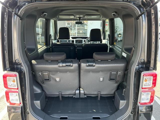 【ラゲッジスペース】４人座った状態でも、けっこう荷物が積めそうですね☆