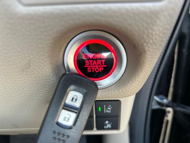 N-BOX Gホンダセンシング 雹害車・下取直売・ETC・バックカメラ・スライドドア・カーナビ・Bluetooth・ワンセグTV・CD再生・衝突被害軽減ブレーキ・スマートキー&プッシュスタート・ベンチシート・ルームクリーニング!(11枚目)