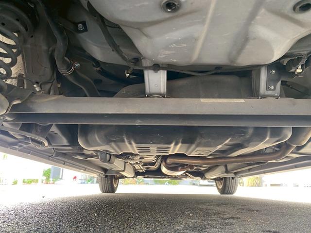 ステラ カスタムR 雹害車・禁煙車・ETC・アイドリングストップ・カーナビ・Bluetooth・フルセグTV・CD/DVD再生・スマートキー&プッシュスタート・ベンチシート・ルームクリーニング!(26枚目)