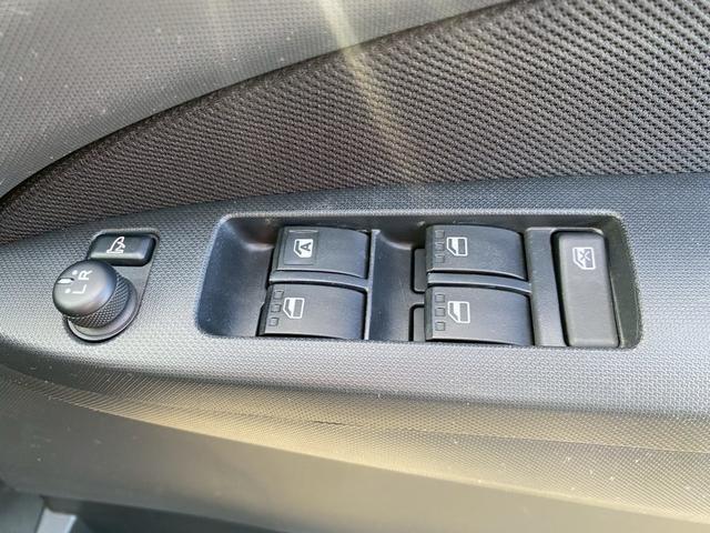 ステラ カスタムR 雹害車・禁煙車・ETC・アイドリングストップ・カーナビ・Bluetooth・フルセグTV・CD/DVD再生・スマートキー&プッシュスタート・ベンチシート・ルームクリーニング!(69枚目)