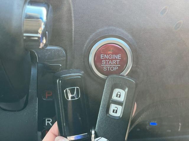 Ｎ－ＯＮＥ プレミアム　禁煙車・ディスプレイオーディオ・ＥＴＣ・バックカメラ・衝突被害軽減ブレーキ・アイドリングストップ・スマートキー＆プッシュスタート・ベンチシート・ルームクリーニング（9枚目）