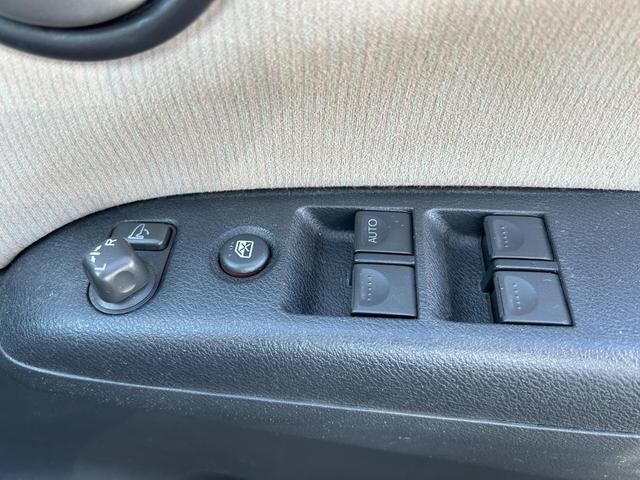 ライフ Ｆ　下取直売・カーナビ・ワンセグＴＶ・ＣＤ／ＤＶＤ再生・ベンチシート・ルームクリーニング（18枚目）