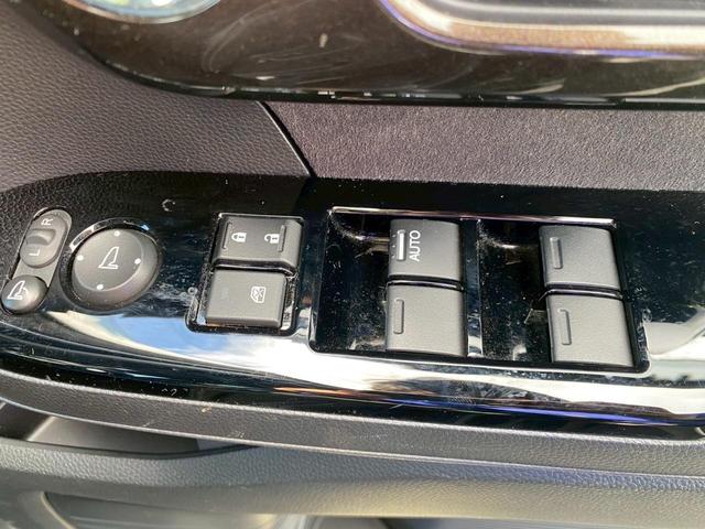 N-BOXカスタム G・Lターボホンダセンシング 雹害車・両側電動スライドドア・バックカメラ・禁煙車・ETC・衝突軽減ブレーキ・カーナビ・Bluetooth・フルセグTV・CD再生・スマートキー&プッシュスタート・ベンチシート・ルームクリーニング(25枚目)