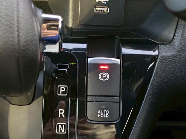 �y�A�C�h�����O�X�g�b�v�z��Ԏ��ɂ́A�G���W�����X�g�b�v���A�R����ߖ񂵂܂��I�X�C�b�`��ŃI�t�ɂ��鎖���\�ł��I�I�[�g�}�`�b�N�n�C�r�[���≡����h�~���u�ȂǁA���S�ŕ֗��ȑ�������������t���Ă��܂��I