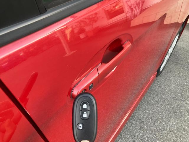 �y�X�}�[�g�L�[�z�X�}�[�g�L�[�Ȃ̂ŎԂ̋߂��Ɍ�������΁A������肾���Ȃ��Ă��A�h�A�̃X�C�b�`�����������ŁA�h�A�̎{�����o���܂���