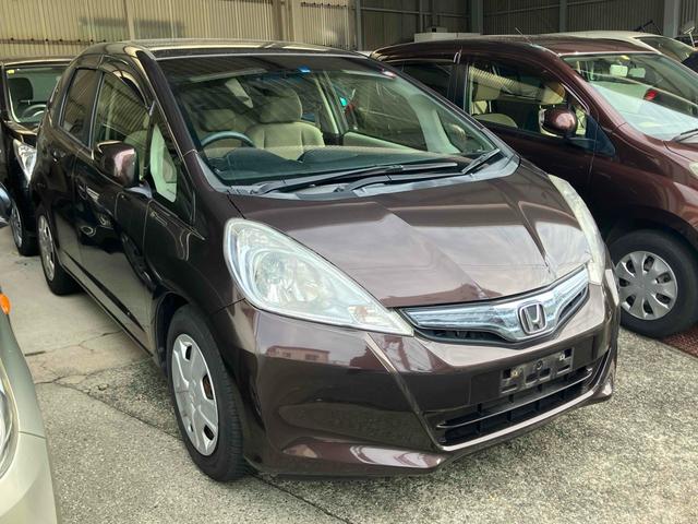 フィットハイブリッド ハイブリッド・１０ｔｈアニバーサリー　ハイブリッド　ドライブレコーダー　ＥＴＣ　バックカメラ　ナビ　ＴＶ　オートクルーズコントロール　オートライト　スマートキー　アイドリングストップ　電動格納ミラー　ＣＶＴ　盗難防止システム（13枚目）