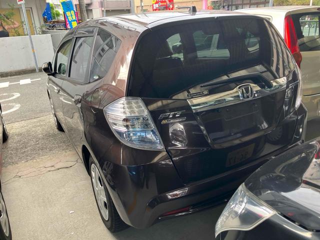 フィットハイブリッド ハイブリッド・１０ｔｈアニバーサリー　ハイブリッド　ドライブレコーダー　ＥＴＣ　バックカメラ　ナビ　ＴＶ　オートクルーズコントロール　オートライト　スマートキー　アイドリングストップ　電動格納ミラー　ＣＶＴ　盗難防止システム（15枚目）