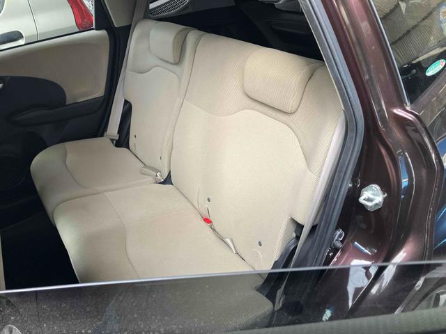 フィットハイブリッド ハイブリッド・１０ｔｈアニバーサリー　ハイブリッド　ドライブレコーダー　ＥＴＣ　バックカメラ　ナビ　ＴＶ　オートクルーズコントロール　オートライト　スマートキー　アイドリングストップ　電動格納ミラー　ＣＶＴ　盗難防止システム（35枚目）