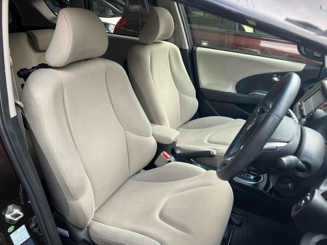 フィットハイブリッド ハイブリッド・１０ｔｈアニバーサリー　ハイブリッド　ドライブレコーダー　ＥＴＣ　バックカメラ　ナビ　ＴＶ　オートクルーズコントロール　オートライト　スマートキー　アイドリングストップ　電動格納ミラー　ＣＶＴ　盗難防止システム（36枚目）