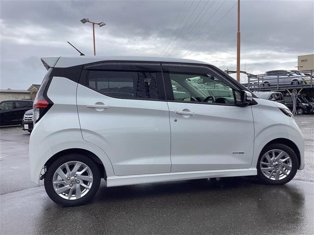 デイズ ハイウェイスター　Ｘ　バックカメラ　ＴＶ　クリアランスソナー　衝突被害軽減システム　ＬＥＤヘッドランプ　スマートキー　アイドリングストップ　電動格納ミラー　ベンチシート　ＣＶＴ　盗難防止システム　ＡＢＳ（17枚目）