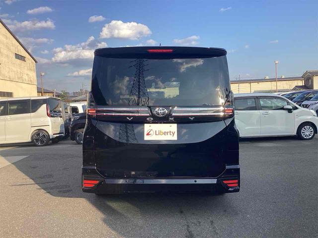 ヴォクシー Ｓ－Ｇ　ＥＴＣ　バックカメラ　ナビ　オートクルーズコントロール　衝突被害軽減システム　両側電動スライドドア　オートマチックハイビーム　オートライト　ＬＥＤヘッドランプ　スマートキー　電動格納ミラー（13枚目）