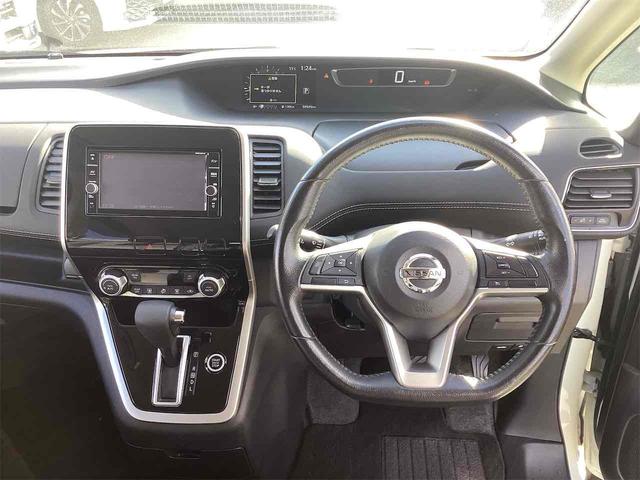 日産 セレナ 16枚目