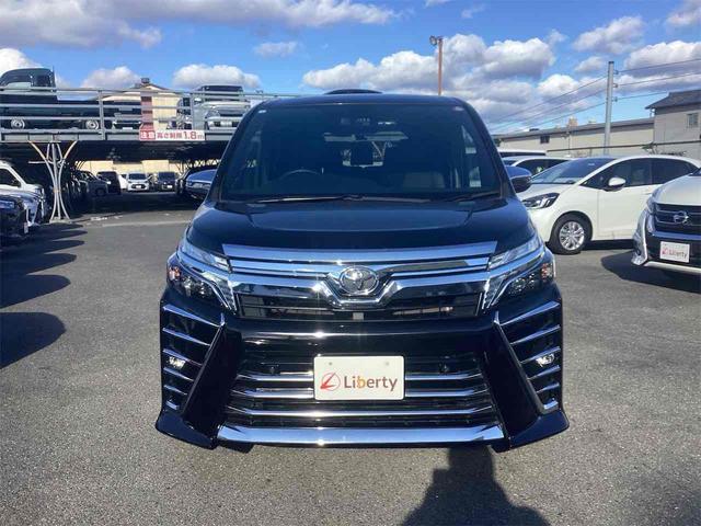 トヨタ ヴォクシー 9枚目