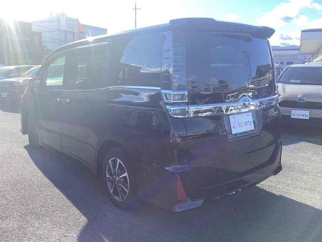 トヨタ ヴォクシー 13枚目