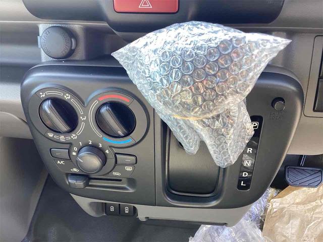 エブリイ ＰＡリミテッド　両側スライドドア　クリアランスソナー　レーンアシスト　衝突被害軽減システム　アイドリングストップ　ＣＶＴ　ＥＳＣ　エアコン　パワーステアリング　パワーウィンドウ（9枚目）