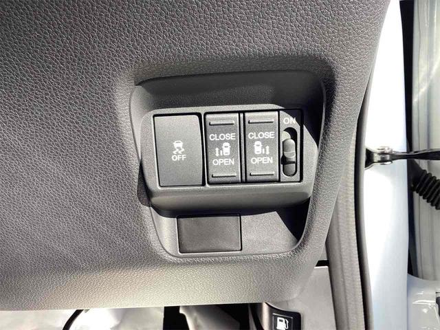 フリード ｅ：ＨＥＶエアー　ＥＸ　クリアランスソナー　オートクルーズコントロール　レーンアシスト　衝突被害軽減システム　両側電動スライドドア　オートライト　ＬＥＤヘッドランプ　スマートキー　アイドリングストップ　電動格納ミラー（9枚目）