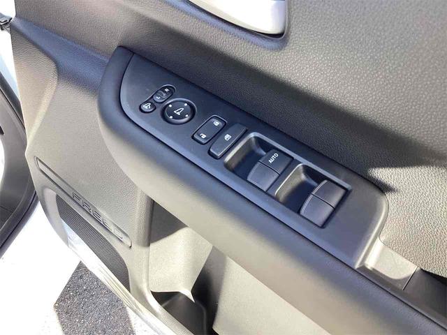 フリード ｅ：ＨＥＶエアー　ＥＸ　クリアランスソナー　オートクルーズコントロール　レーンアシスト　衝突被害軽減システム　両側電動スライドドア　オートライト　ＬＥＤヘッドランプ　スマートキー　アイドリングストップ　電動格納ミラー（13枚目）