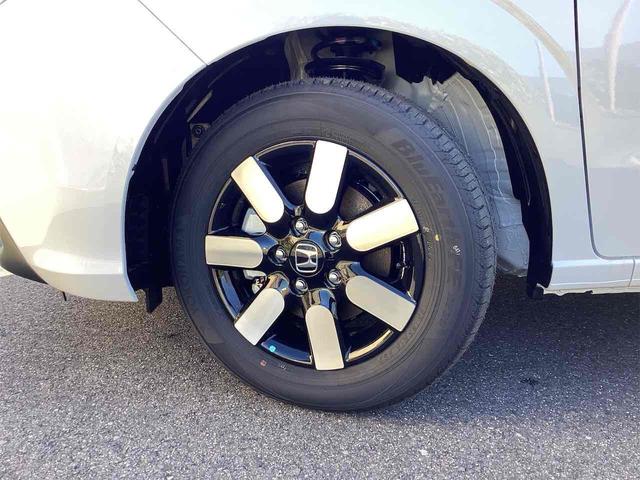 フリード ｅ：ＨＥＶエアー　ＥＸ　クリアランスソナー　オートクルーズコントロール　レーンアシスト　衝突被害軽減システム　両側電動スライドドア　オートライト　ＬＥＤヘッドランプ　スマートキー　アイドリングストップ　電動格納ミラー（22枚目）