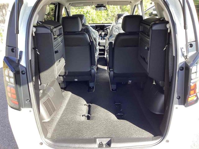 フリード ｅ：ＨＥＶエアー　ＥＸ　クリアランスソナー　オートクルーズコントロール　レーンアシスト　衝突被害軽減システム　両側電動スライドドア　オートライト　ＬＥＤヘッドランプ　スマートキー　アイドリングストップ　電動格納ミラー（24枚目）