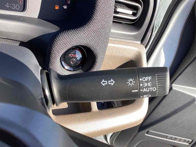 フリード ｅ：ＨＥＶエアー　ＥＸ　クリアランスソナー　オートクルーズコントロール　レーンアシスト　衝突被害軽減システム　両側電動スライドドア　オートライト　ＬＥＤヘッドランプ　スマートキー　アイドリングストップ　電動格納ミラー（38枚目）