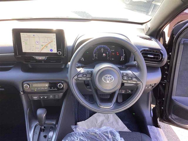 ヤリス Ｚ　ＥＴＣ　バックカメラ　ナビ　ＴＶ　クリアランスソナー　オートクルーズコントロール　レーンアシスト　衝突被害軽減システム　オートマチックハイビーム　オートライト　ＬＥＤヘッドランプ　スマートキー（9枚目）