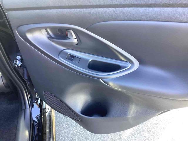 ヤリス Ｚ　ＥＴＣ　バックカメラ　ナビ　ＴＶ　クリアランスソナー　オートクルーズコントロール　レーンアシスト　衝突被害軽減システム　オートマチックハイビーム　オートライト　ＬＥＤヘッドランプ　スマートキー（32枚目）